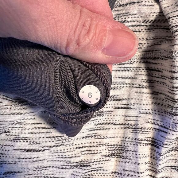 Lululemon gray marled tank with built in gray bra 6 - Picture 6 of 9